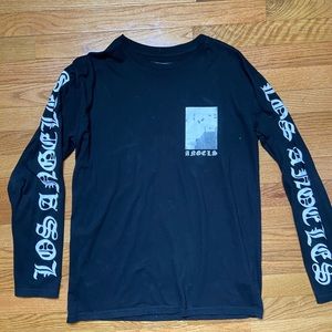 Black long sleeve tee